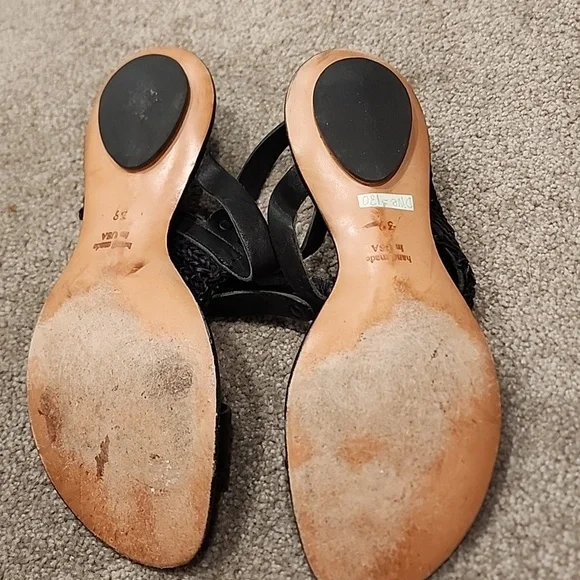 Black Minimalist Thong Sandals - Picture 4 of 4